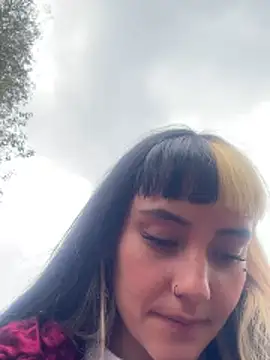 Snapshot of Sara_92 chatting on March 12, 5:08 pm Sara 92 online show from March 12, 5:08 pm