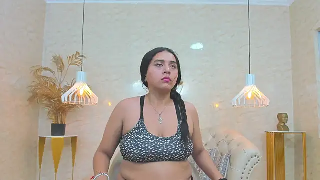 Lunaa Abril online show from March 10, 4:17 am