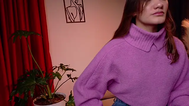 Snapshot of Mia_Benett_ chatting on June 19, 2:10 pm Mia Benett online show from June 19, 2:10 pm