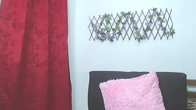 Snapshot of Assly_Love chatting on June 5, 10:48 pm Assly Love online show from June 5, 10:48 pm