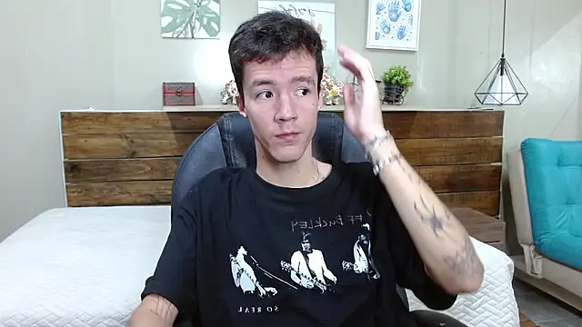 CamiEvan online show from March 17, 7:28 pm