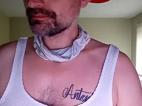 Snapshot of Viciouzz1 chatting on May 29, 11:58 pm Viciouzz1 online show from May 29, 11:58 pm