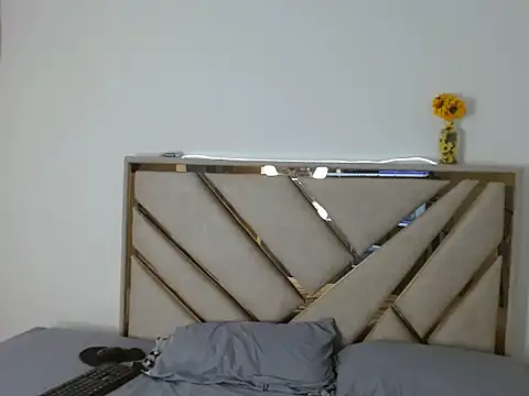 oliver   saint online show from March 3, 12:39 am