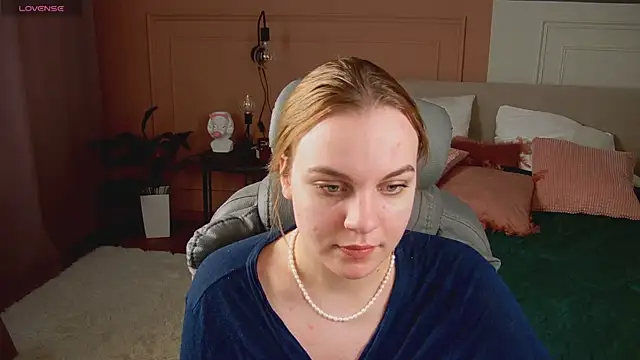 Glow Margo online show from April 24, 1:19 am