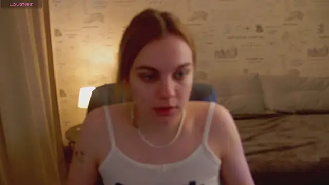 Snapshot of Glow_Margo chatting on May 13, 1:03 am Glow Margo online show from May 13, 1:03 am