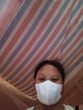Snapshot of Heylen_hooo chatting on May 5, 2:41 am Heylen hooo online show from May 5, 2:41 am