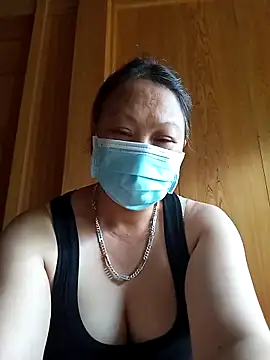 Snapshot of Heylen_hooo chatting on May 18, 3:02 am Heylen hooo online show from May 18, 3:02 am