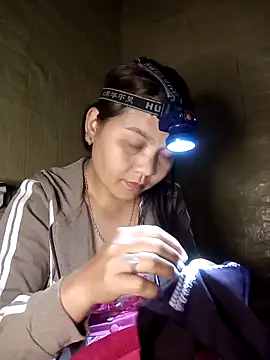 Linhna20 online show from March 4, 8:31 am