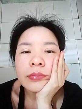 Snapshot of Ivy_Trix2 chatting on May 5, 3:14 am Ivy Trix2 online show from May 5, 3:14 am
