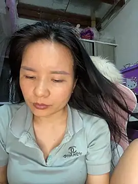 Snapshot of Ivy_Trix2 chatting on May 6, 2:44 pm Ivy Trix2 online show from May 6, 2:44 pm