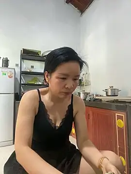 Snapshot of Ivy_Trix2 chatting on May 14, 3:46 am Ivy Trix2 online show from May 14, 3:46 am
