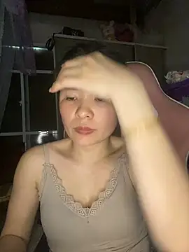 Snapshot of Ivy_Trix2 chatting on May 31, 5:26 am Ivy Trix2 online show from May 31, 5:26 am