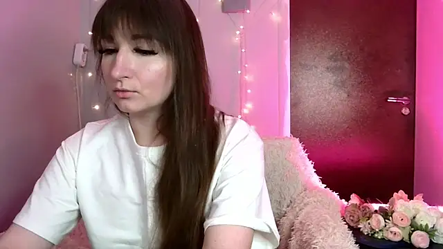 Snapshot of Birdie_Kiss chatting on June 2, 8:00 pm Birdie Kiss online show from June 2, 8:00 pm