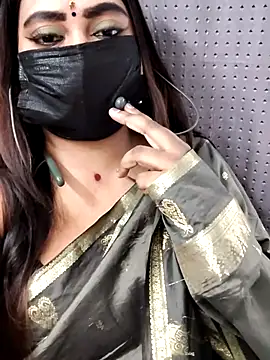 Snapshot of Cutie_Nila chatting on May 7, 5:02 am Cutie Nila online show from May 7, 5:02 am