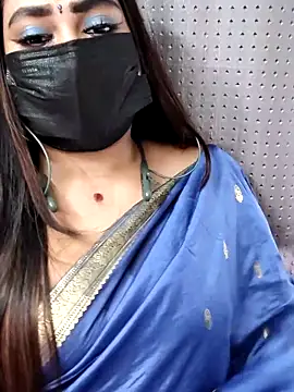 Snapshot of Cutie_Nila chatting on May 8, 5:35 am Cutie Nila online show from May 8, 5:35 am