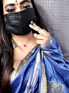 Snapshot of Cutie_Nila chatting on May 20, 5:35 am Cutie Nila online show from May 20, 5:35 am