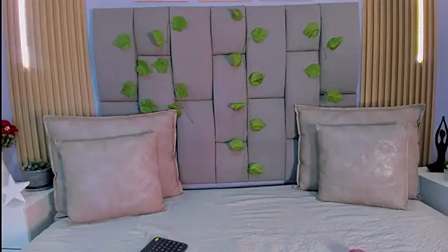 ValeriaRose  online show from March 13, 11:50 am