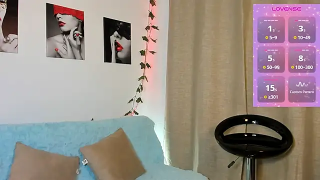 Snapshot of Rebeca_Marchetti chatting on May 8, 8:47 pm Rebeca Marchetti online show from May 8, 8:47 pm