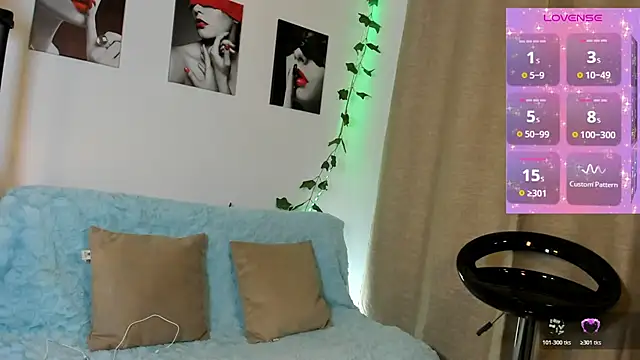 Snapshot of Rebeca_Marchetti chatting on May 11, 9:23 pm Rebeca Marchetti online show from May 11, 9:23 pm
