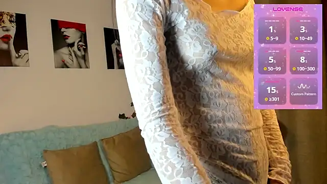 Snapshot of Rebeca_Marchetti chatting on May 21, 8:49 pm Rebeca Marchetti online show from May 21, 8:49 pm