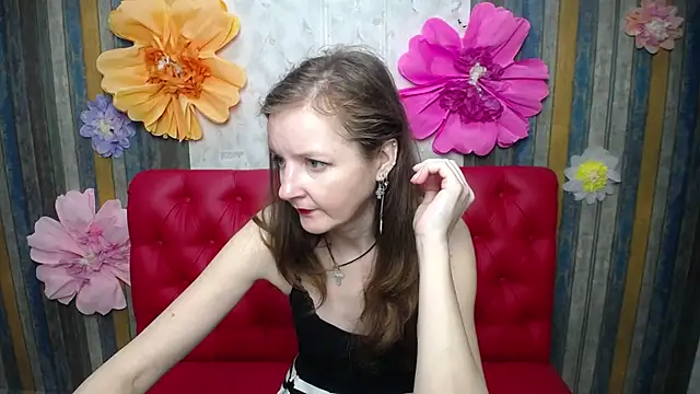 MeganPirs online show from April 12, 5:18 pm