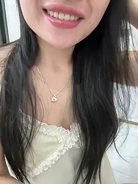 Snapshot of Tinn_tin chatting on May 13, 7:22 pm Tinn tin online show from May 13, 7:22 pm