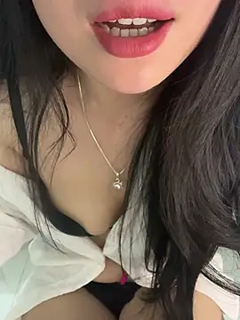 Snapshot of Tinn_tin chatting on June 1, 6:20 pm Tinn tin online show from June 1, 6:20 pm
