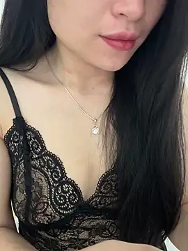 Snapshot of Tinn_tin chatting on June 3, 3:39 pm Tinn tin online show from June 3, 3:39 pm