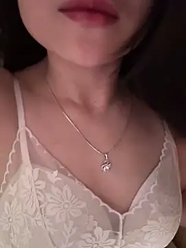 Snapshot of Tinn_tin chatting on June 4, 9:15 am Tinn tin online show from June 4, 9:15 am