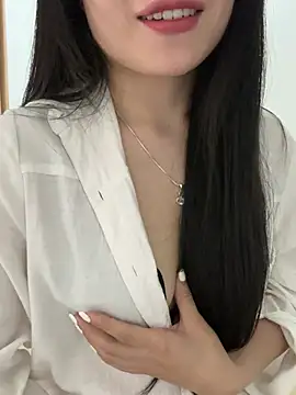 Snapshot of Tinn_tin chatting on June 14, 8:00 pm Tinn tin online show from June 14, 8:00 pm