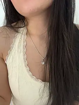 Snapshot of Tinn_tin chatting on June 18, 9:14 am Tinn tin online show from June 18, 9:14 am