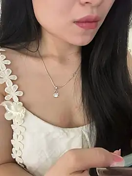 Snapshot of Tinn_tin chatting on June 26, 8:30 am Tinn tin online show from June 26, 8:30 am