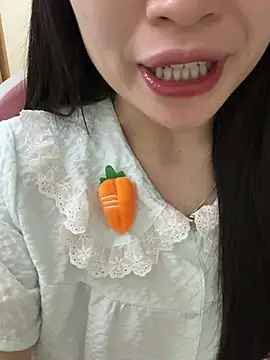 Snapshot of Tinn_tin chatting on July 28, 6:42 pm Tinn tin online show from July 28, 6:42 pm