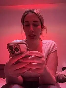 JuliaPrivat online show from March 12, 10:38 pm