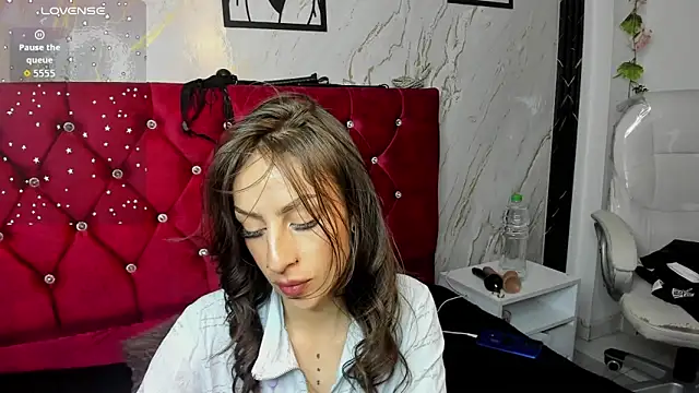 Snapshot of Miis_Beella chatting on May 28, 8:06 pm Miis Beella online show from May 28, 8:06 pm