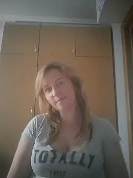 Snapshot of ChristinaYork chatting on June 7, 5:27 pm ChristinaYork online show from June 7, 5:27 pm