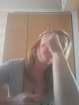 Snapshot of ChristinaYork chatting on June 15, 7:10 am ChristinaYork online show from June 15, 7:10 am