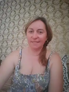 Snapshot of ChristinaYork chatting on June 18, 8:36 am ChristinaYork online show from June 18, 8:36 am