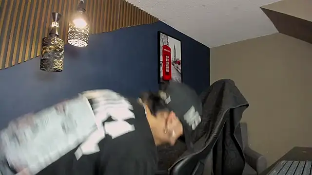 DanteLuxx online show from March 14, 5:24 am