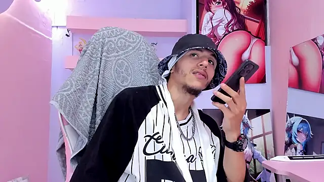 DanteLuxx online show from April 29, 3:43 am