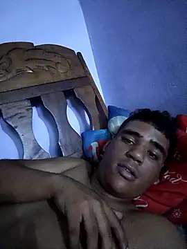 Snapshot of luis230436 chatting on April 7, 4:40 pm luis230436 online show from April 7, 4:40 pm