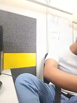 Snapshot of luis230436 chatting on May 25, 8:26 pm luis230436 online show from May 25, 8:26 pm