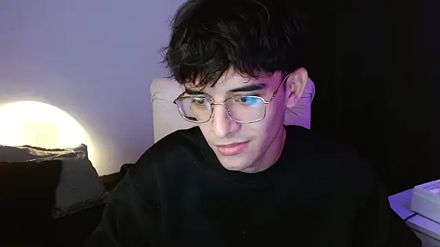 noah millerx online show from July 4, 9:32 pm