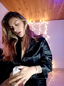 agathamoont online show from March 7, 2:36 pm