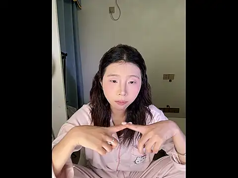 Y--F--LOVE online show from May 3, 2:23 pm