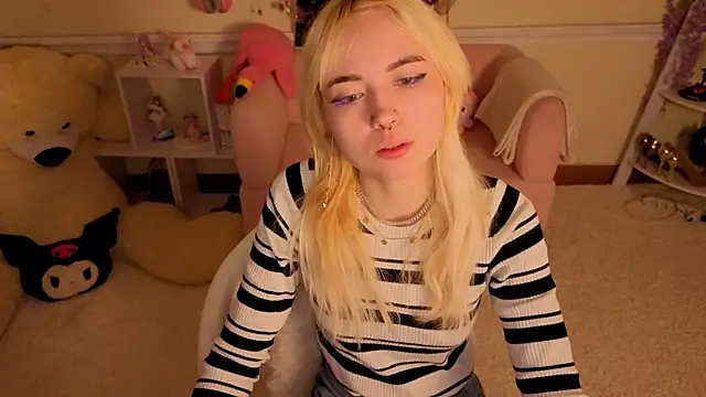 Iris Ivory online show from March 14, 7:14 am