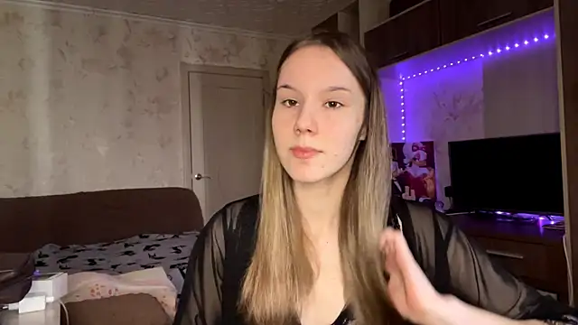 PrettyReal online show from March 13, 8:21 am