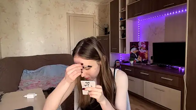 PrettyReal online show from March 14, 8:20 am