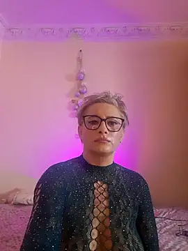 Snapshot of LunaBlaise chatting on May 5, 7:38 am LunaBlaise online show from May 5, 7:38 am