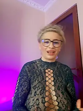 Snapshot of LunaBlaise chatting on May 16, 10:36 am LunaBlaise online show from May 16, 10:36 am
